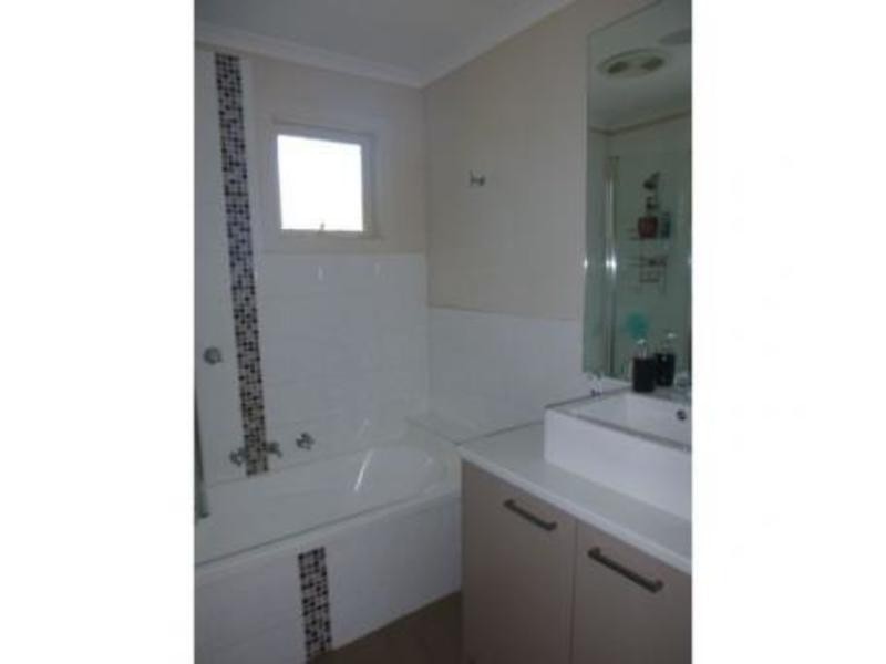 24 Nixon Street, Rosebud VIC 3939