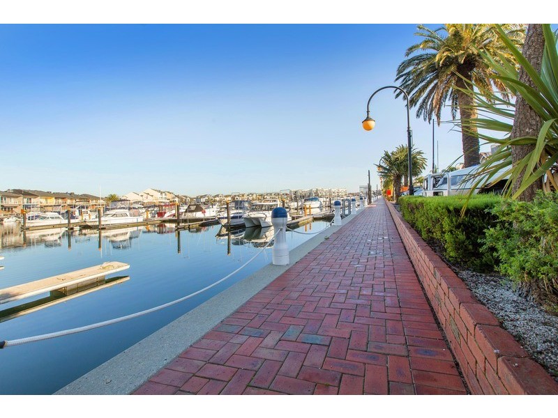 1/19 North Shore Drive, Patterson Lakes VIC 3197