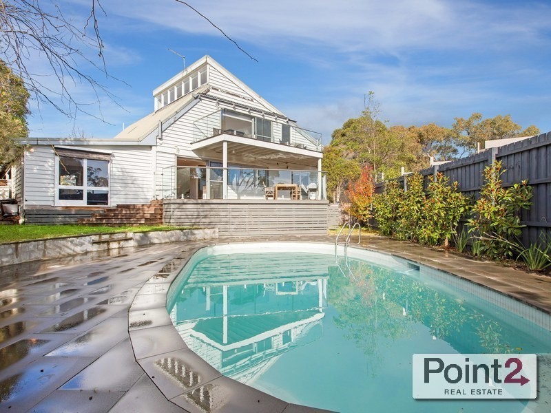 9 Ravenscourt Crescent, Mount Eliza VIC 3930