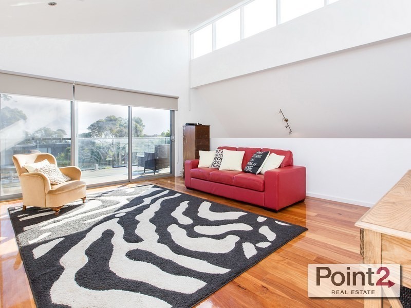 9 Ravenscourt Crescent, Mount Eliza VIC 3930