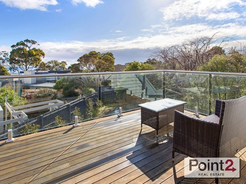 9 Ravenscourt Crescent, Mount Eliza VIC 3930
