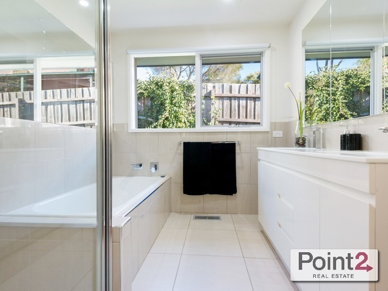 15 Davis Drive, Mount Eliza VIC 3930