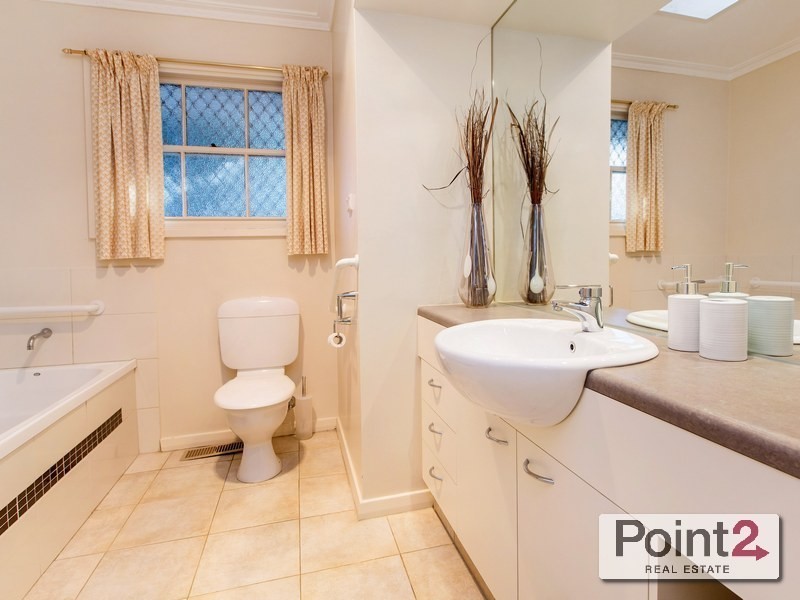 2 Richard Court, Mount Eliza VIC 3930