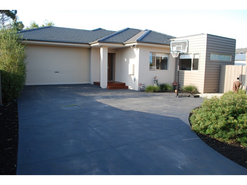 24a Nixon Street, Rosebud VIC 3939