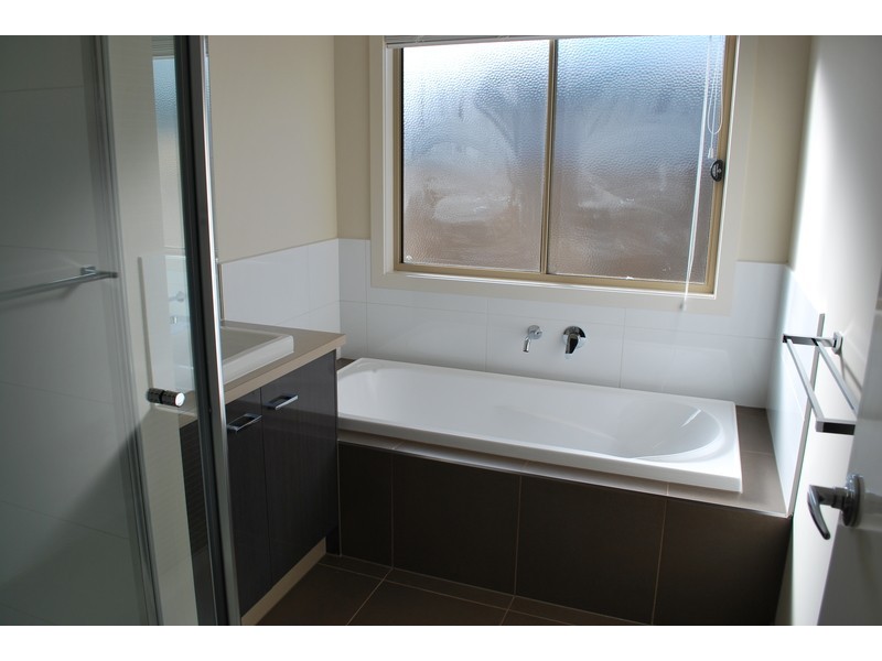 24a Nixon Street, Rosebud VIC 3939