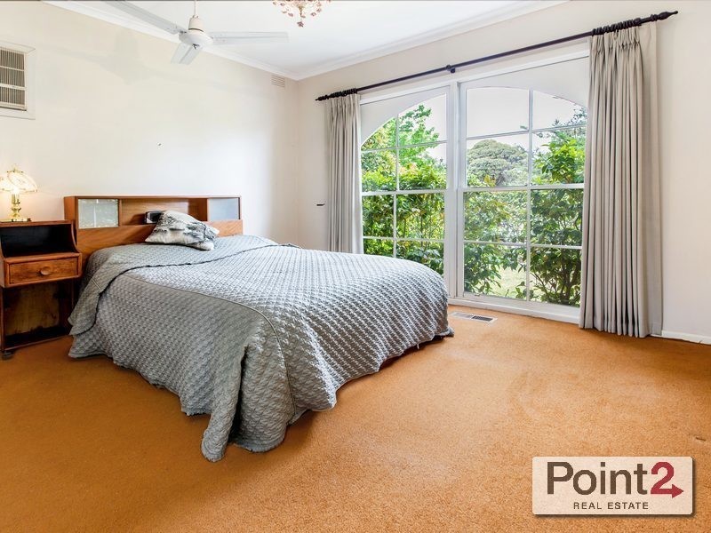99 Canadian Bay Road, Mount Eliza VIC 3930
