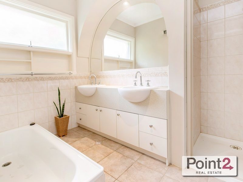 99 Canadian Bay Road, Mount Eliza VIC 3930