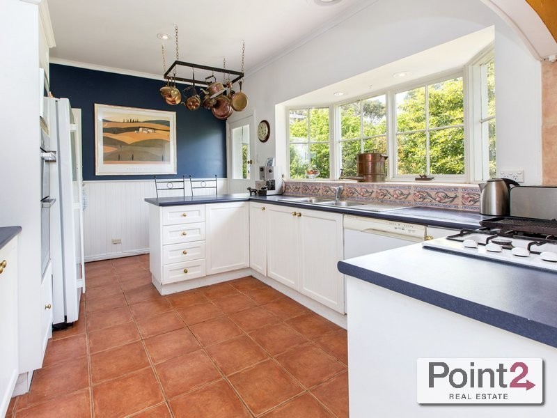 8 Wimborne Avenue, Mount Eliza VIC 3930