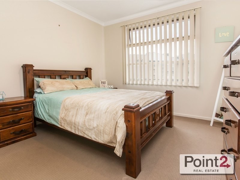 9/16 Honeysuckle Close, Pakenham VIC 3810