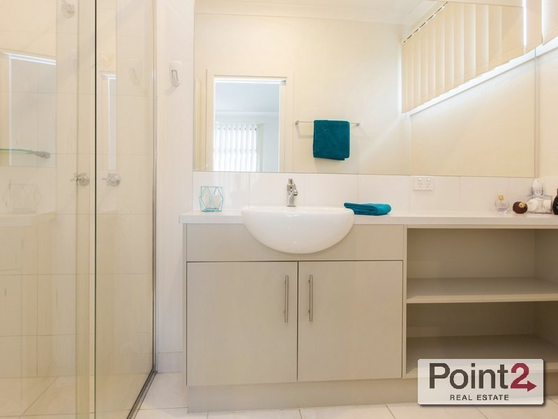 9/16 Honeysuckle Close, Pakenham VIC 3810