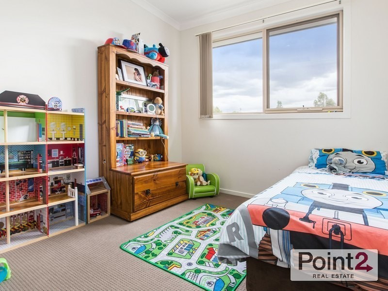 9/16 Honeysuckle Close, Pakenham VIC 3810