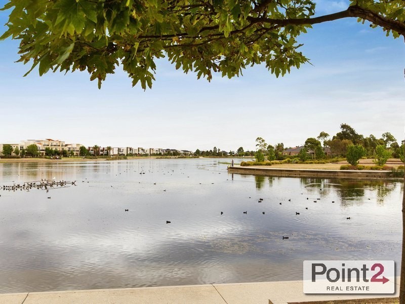 9/16 Honeysuckle Close, Pakenham VIC 3810