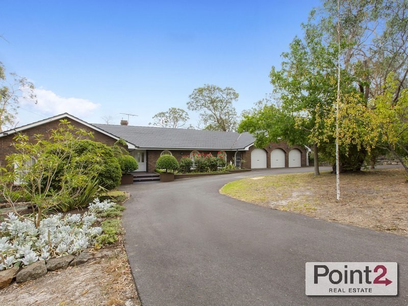 2 Fernshaw Place, Mount Eliza VIC 3930