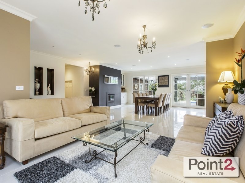 2 Fernshaw Place, Mount Eliza VIC 3930