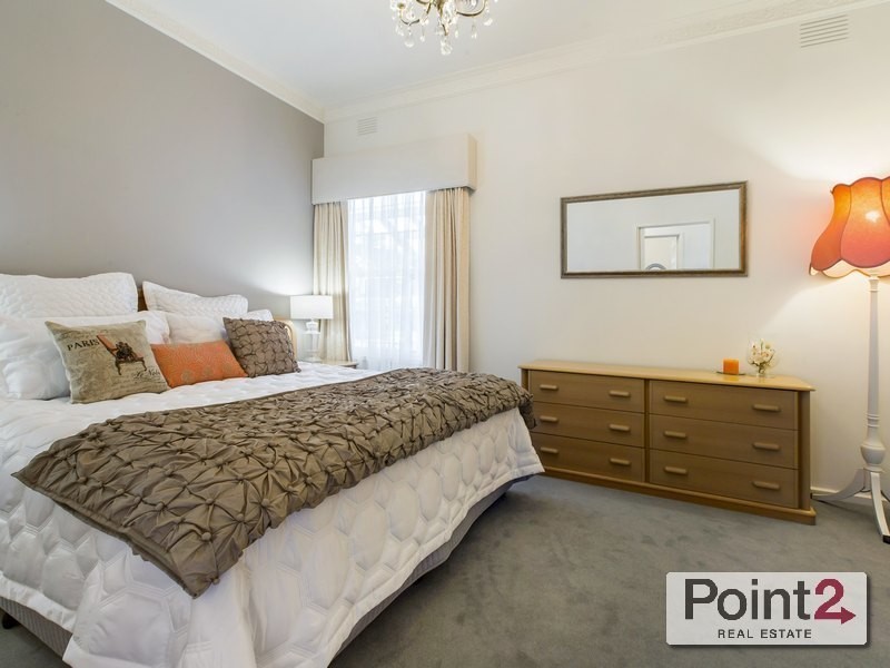 2 Fernshaw Place, Mount Eliza VIC 3930