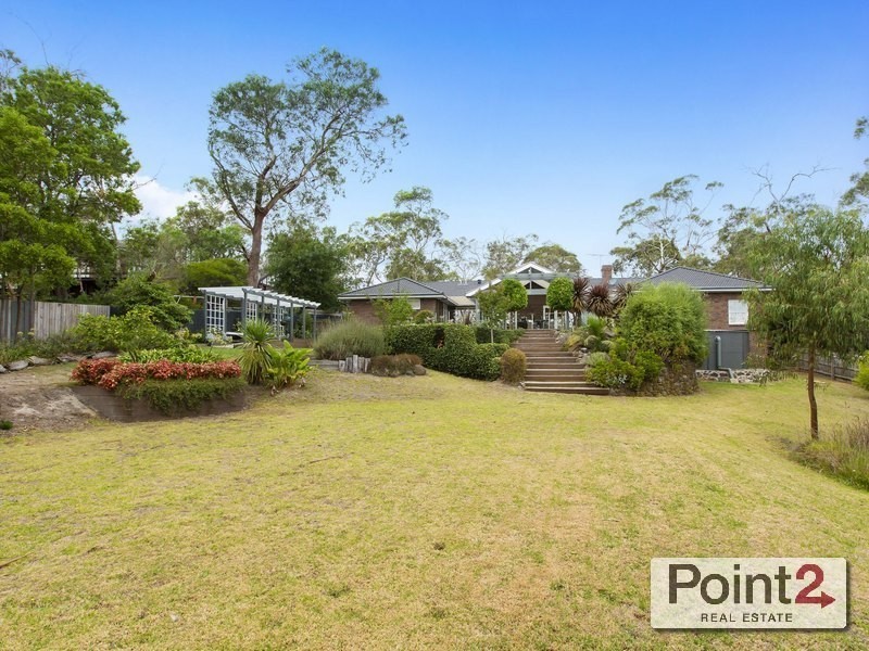 2 Fernshaw Place, Mount Eliza VIC 3930