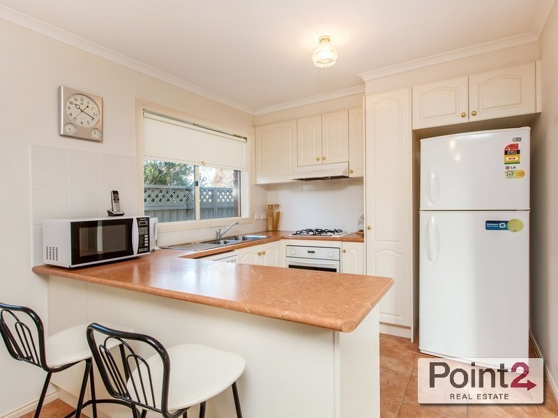 15 Oaklands Way, Pakenham VIC 3810