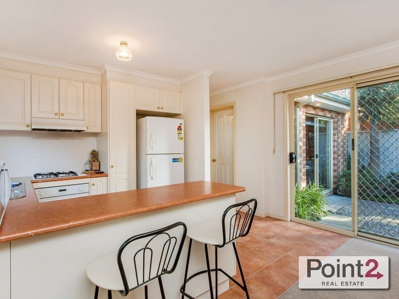 15 Oaklands Way, Pakenham VIC 3810