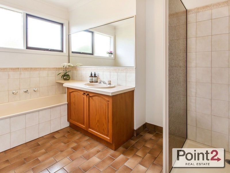 1/100 Wimborne Avenue, Mount Eliza VIC 3930