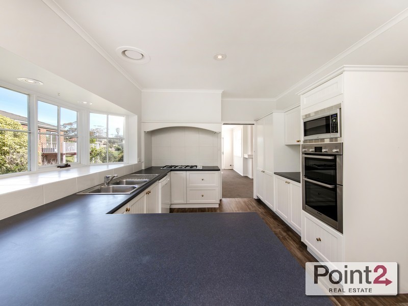 8 Wimborne Avenue, Mount Eliza VIC 3930