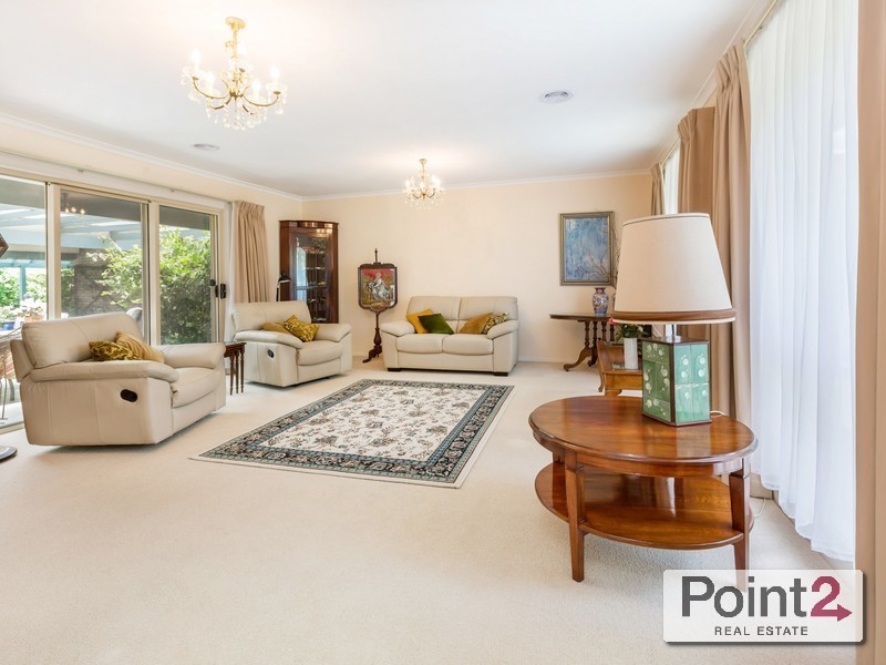 18 Redbourne Avenue, Mount Eliza VIC 3930