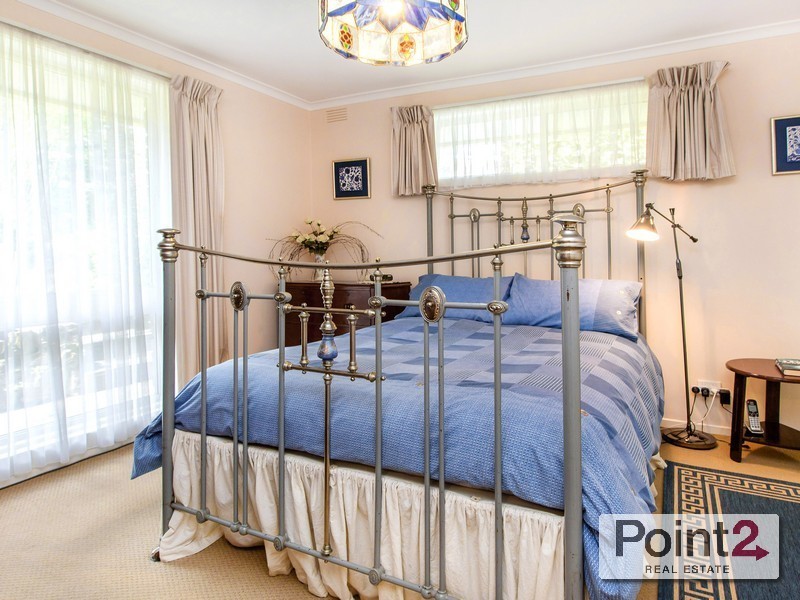 18 Redbourne Avenue, Mount Eliza VIC 3930