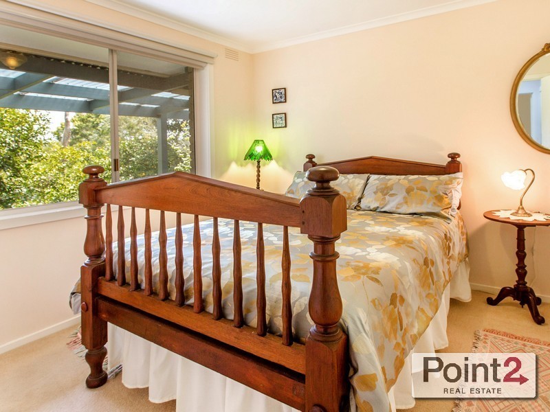 18 Redbourne Avenue, Mount Eliza VIC 3930