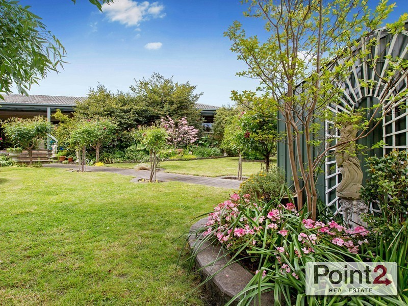 18 Redbourne Avenue, Mount Eliza VIC 3930