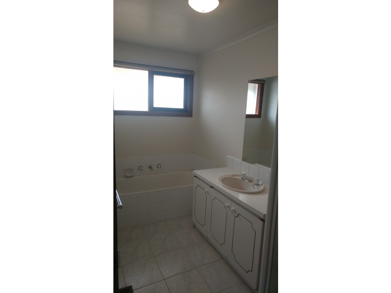 1/8 Roy Court, Mount Eliza VIC 3930