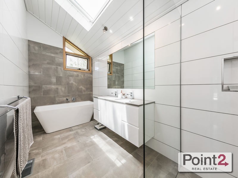 15 Allison Road, Mount Eliza VIC 3930