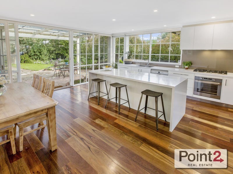 8 Eliza Drive, Mount Eliza VIC 3930