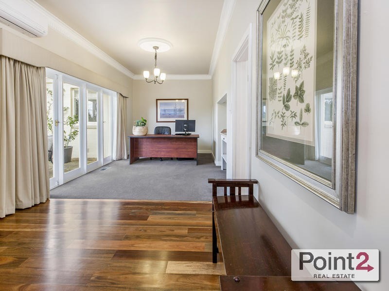 8 Eliza Drive, Mount Eliza VIC 3930