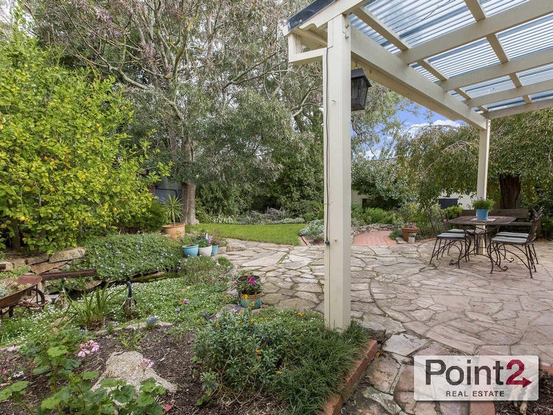 8 Eliza Drive, Mount Eliza VIC 3930