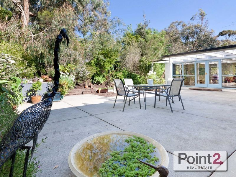 11 Mann Road, Mount Eliza VIC 3930