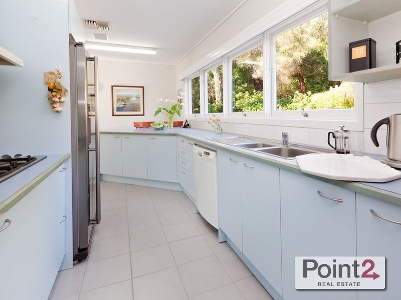 11 Mann Road, Mount Eliza VIC 3930