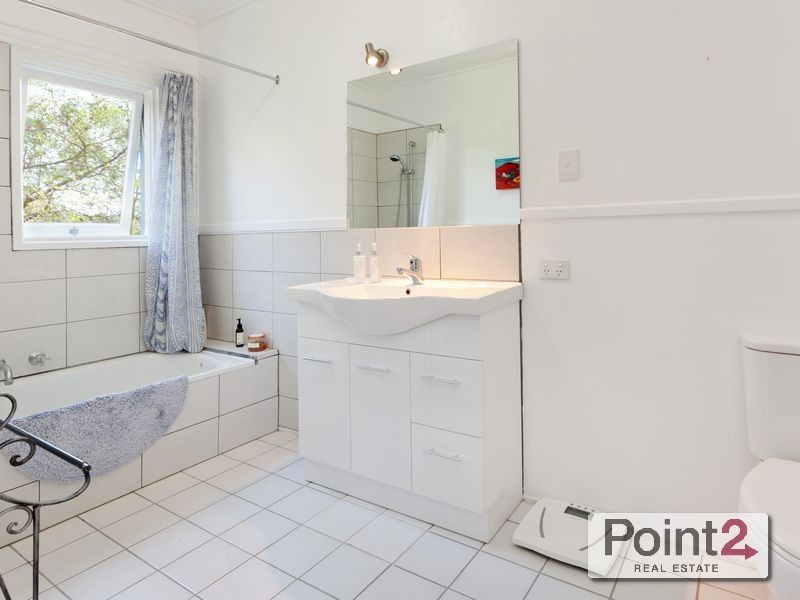 11 Mann Road, Mount Eliza VIC 3930