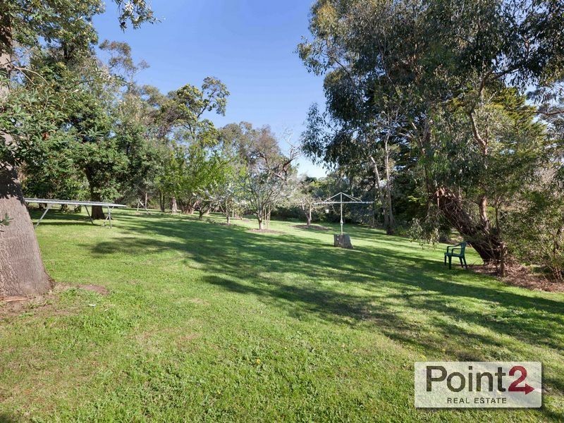 11 Mann Road, Mount Eliza VIC 3930