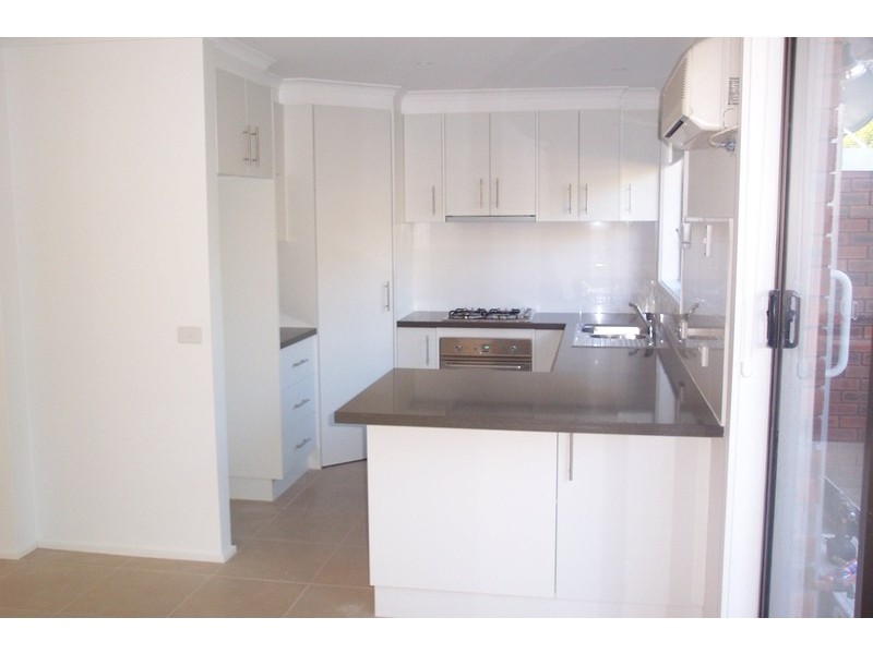 2/16 Barkly Street, Mornington VIC 3931