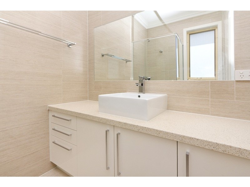 2/147 Mt Eliza Way, Mount Eliza VIC 3930