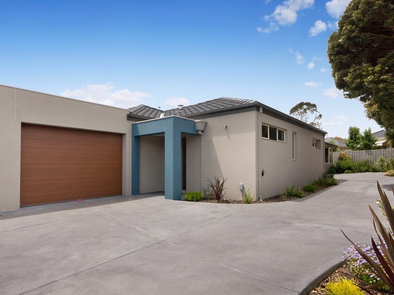 2/147 Mt Eliza Way, Mount Eliza VIC 3930