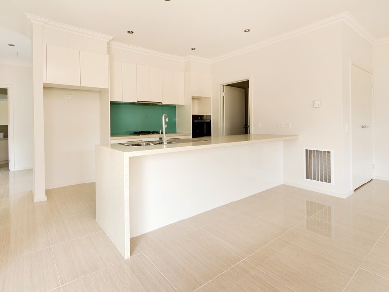 2/147 Mt Eliza Way, Mount Eliza VIC 3930