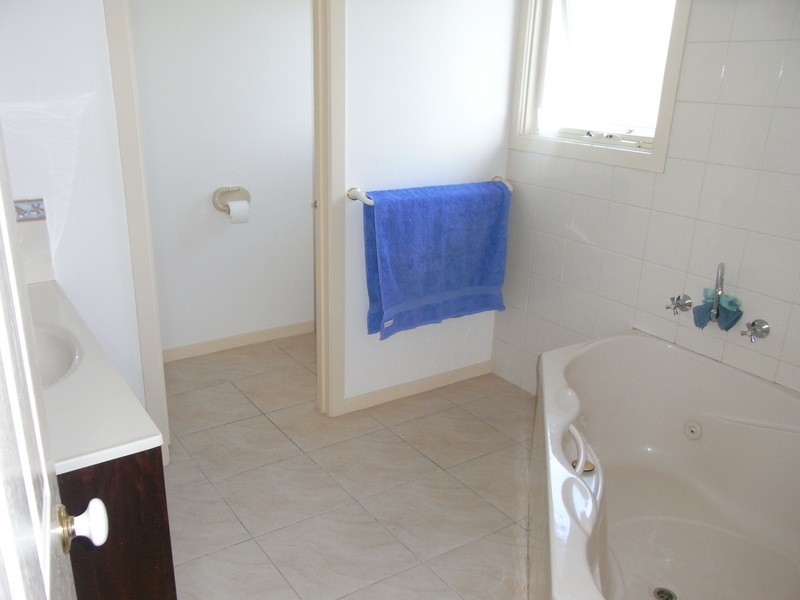 10 Yewers Ave, Mount Eliza VIC 3930