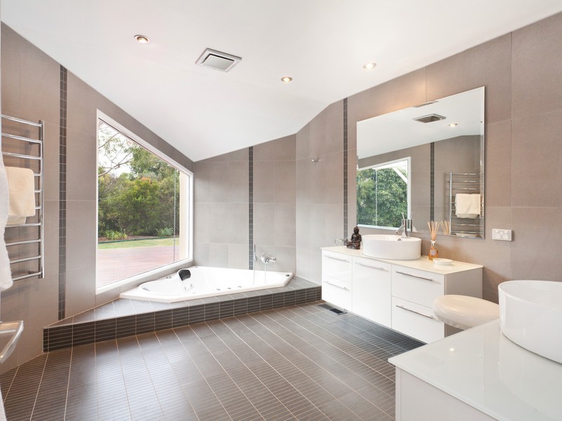 20 McCutcheon Close, Mount Eliza VIC 3930