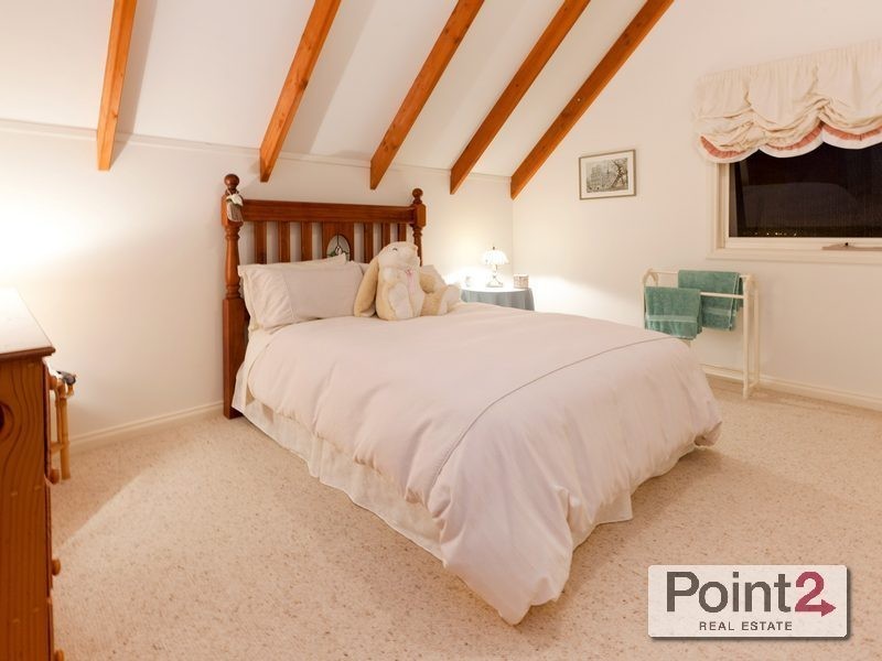 58-60 Eumeralla Grove, Mount Eliza VIC 3930