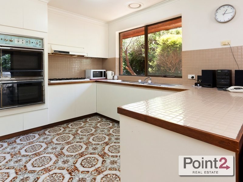 8 Parklands Grove, Mount Eliza VIC 3930