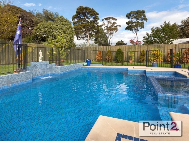 10 Dueran Street, Mount Eliza VIC 3930