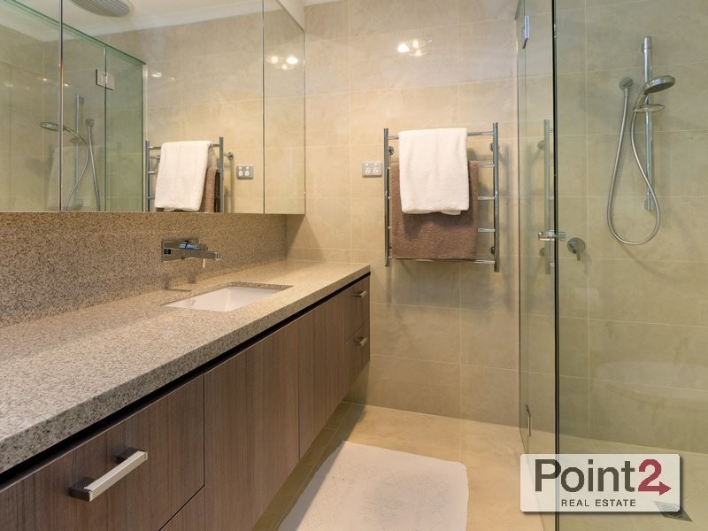 1/60 Wimborne Avenue, Mount Eliza VIC 3930