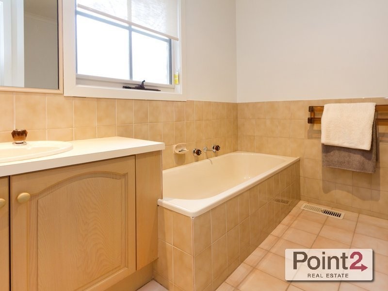 1/60 Wimborne Avenue, Mount Eliza VIC 3930