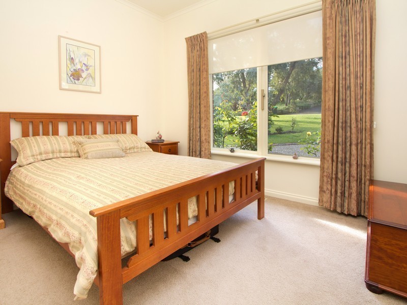96 Banool Crescent, Mount Eliza VIC 3930