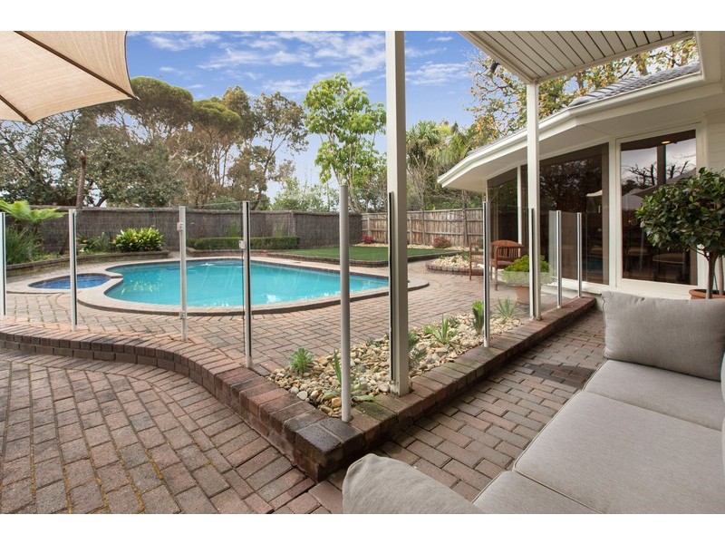 51  Wimbledon Avenue, Mount Eliza VIC 3930